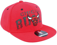 CHICAGO BULLS Youth Red Chicago Bulls Collegiate Arch Snapback Hat