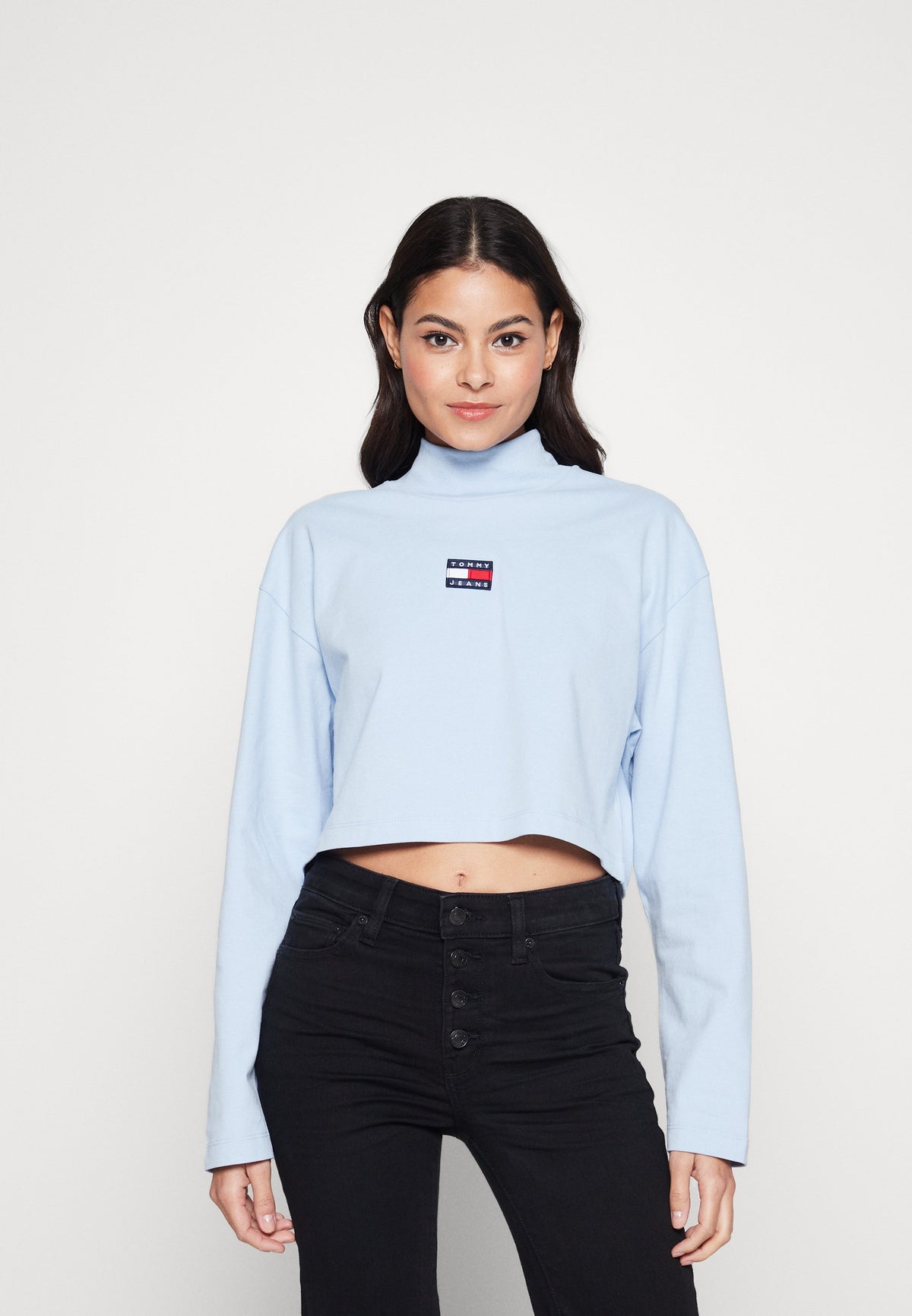 TOMMY HILFIGER Badge Mock Turtleneck Crop Top