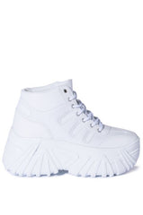 AKIRA Azalea Wang Atalanta Flatform Sneaker In White