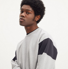 LEVI`S VARSITY OVERSIZED CREWNECK SWEATSHIRT